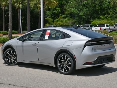 New 2025 Toyota Prius Plug-In Hybrid image 2