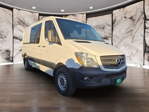 Used 2017 Mercedes-Benz Sprinter 2500 image 21