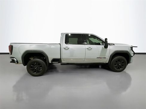 Used 2024 GMC Sierra 2500 AT4 w/ AT4 Premium Plus Package image 8