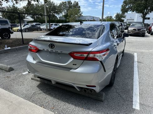 Used 2020 Toyota Camry SE FWD image 8