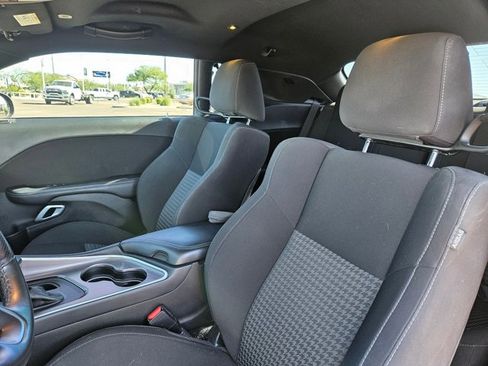 Used 2022 Dodge Challenger R/T image 12