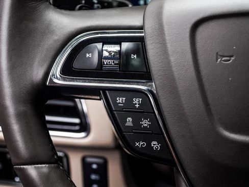 Used 2024 Lincoln Navigator Reserve w/ Monochromatic Package image 27