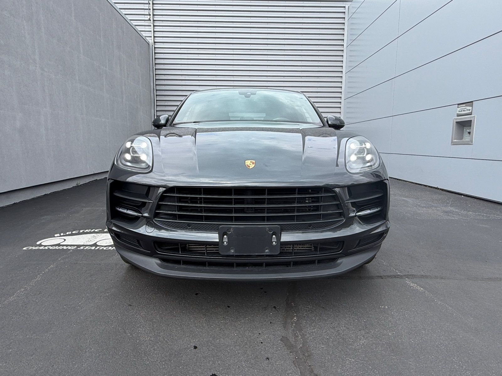 Used 2020 Porsche Macan AWD/4WD image 6