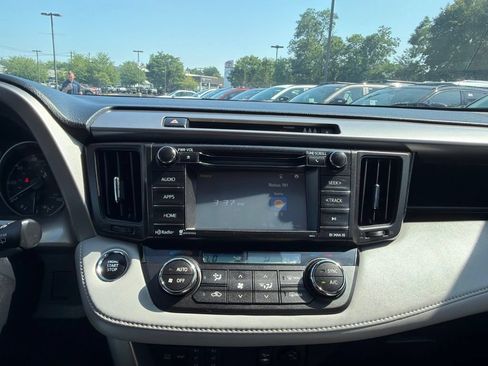 Used 2018 Toyota RAV4 XLE AWD/4WD image 24