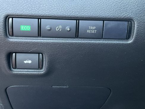 Used 2024 Nissan Sentra SV image 25