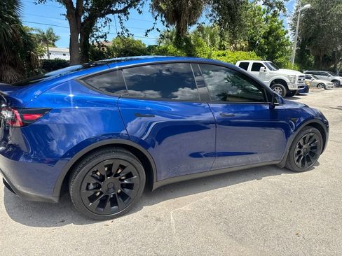 Used 2025 Tesla Model Y Long Range RWD image 7