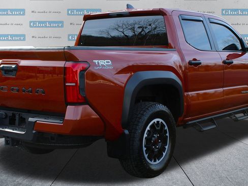 Used 2025 Toyota Tacoma SR5 image 6