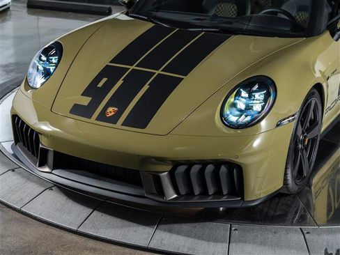 Used 2026 Porsche 911 GTS image 19