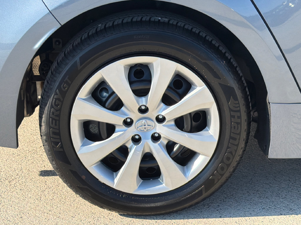 Used 2026 Toyota Corolla LE FWD image 6