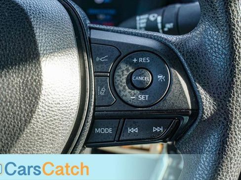 Used 2020 Toyota Corolla LE image 30