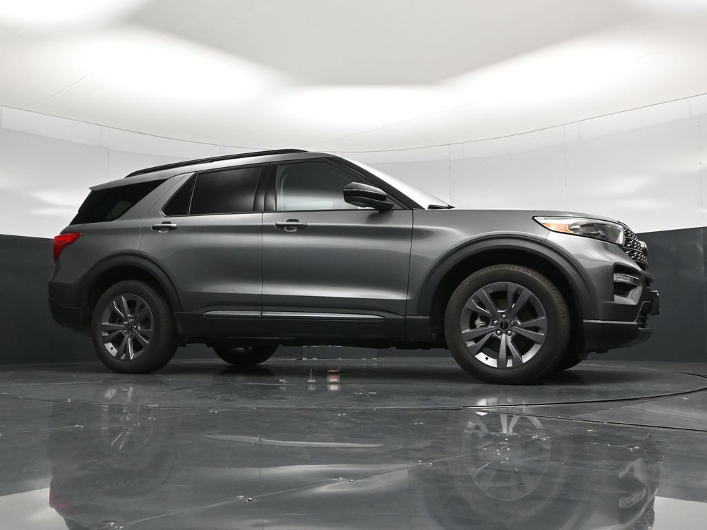 Used 2023 Ford Explorer XLT w/ Equipment Group 202A AWD/4WD image 53