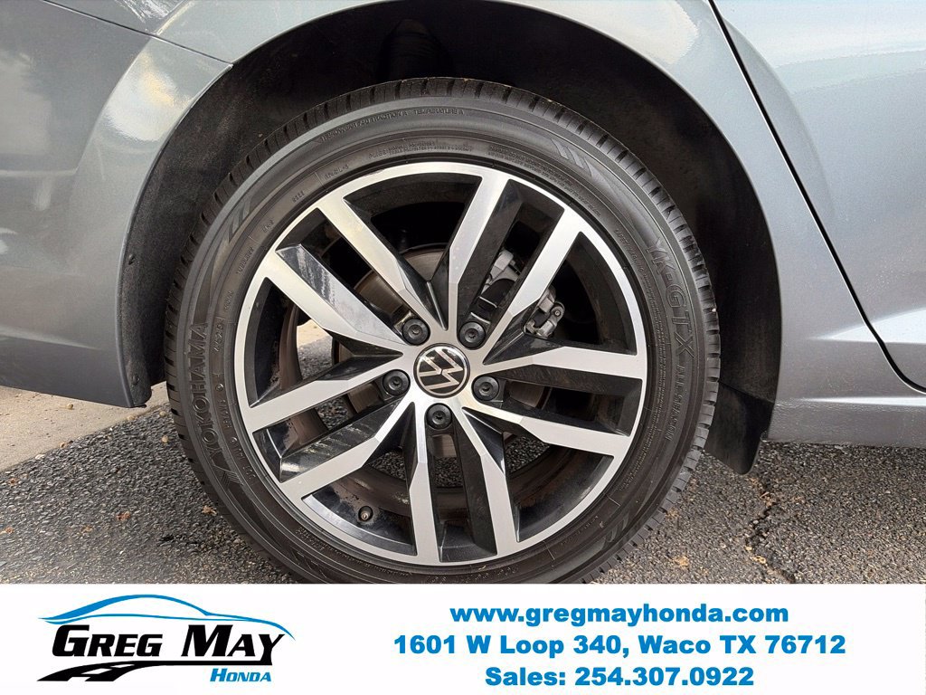 Used 2025 Volkswagen Jetta SE FWD image 10
