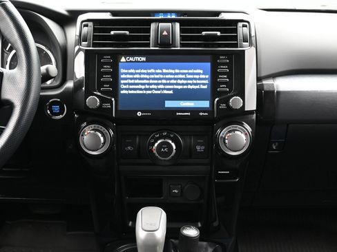 Used 2024 Toyota 4Runner TRD Off-Road Premium AWD/4WD image 17