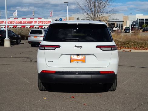 New 2025 Jeep Grand Cherokee L Altitude image 13