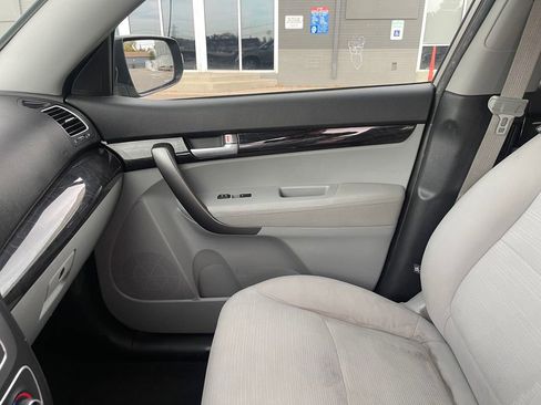 Used 2015 Kia Sorento LX image 22