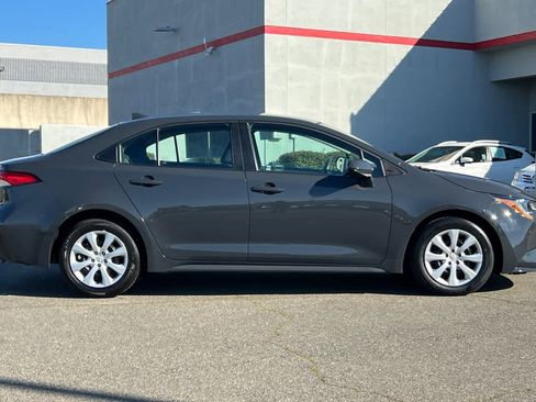 Used 2023 Toyota Corolla LE image 6