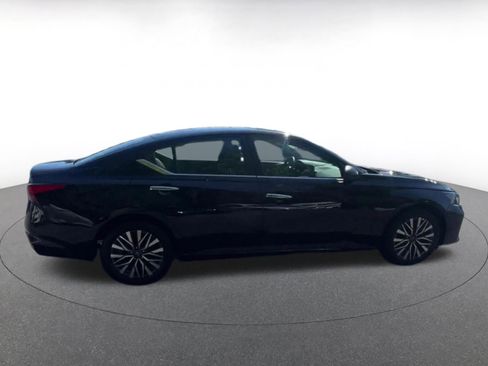 Used 2025 Nissan Altima 2.5 SV FWD image 16