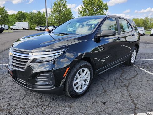 Used 2022 Chevrolet Equinox LS AWD/4WD image 12