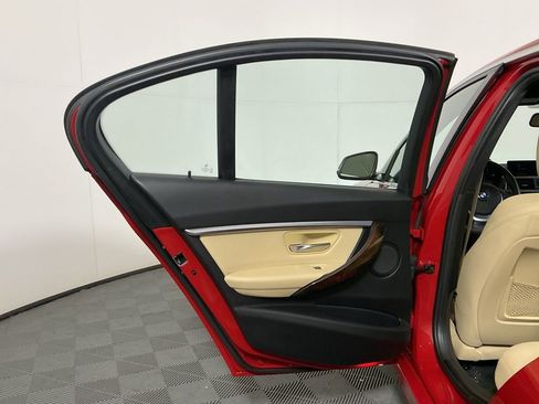 Used 2018 BMW 330e 330e iPerformance w/ Convenience Package image 22