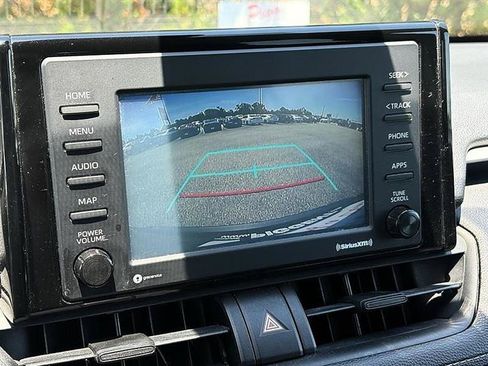 Used 2020 Toyota RAV4 XLE FWD image 24