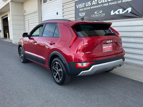New 2025 Kia Niro EX image 6