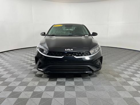 Used 2023 Kia Forte LXS w/ LXS Technology Package FWD image 7