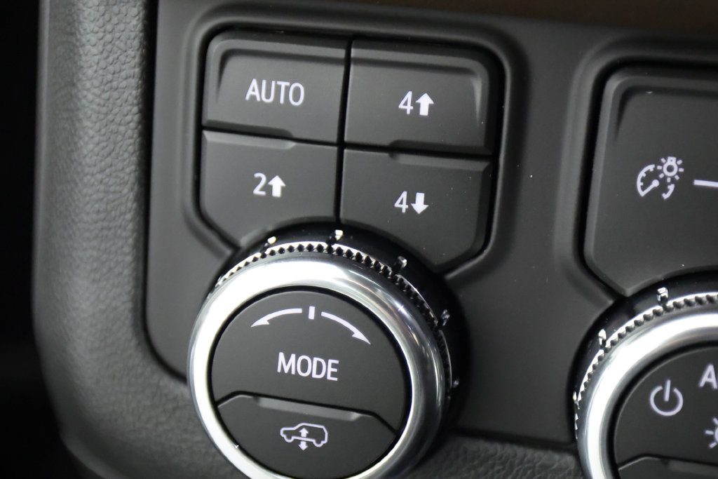 Used 2026 GMC Yukon Denali Ultimate AWD/4WD image 27
