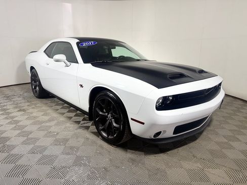 Used 2017 Dodge Challenger R/T Plus RWD image 9