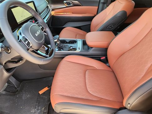 New 2026 Kia Carnival SX image 9