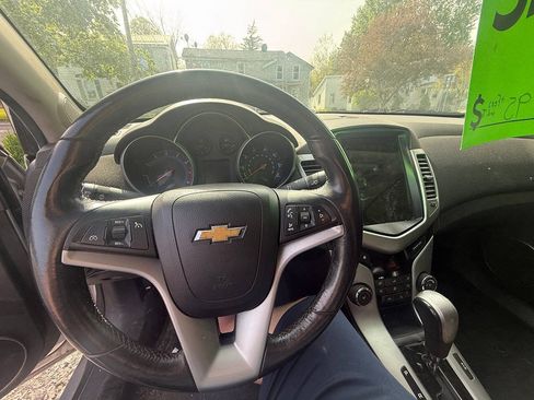 Used 2011 Chevrolet Cruze LT FWD image 9