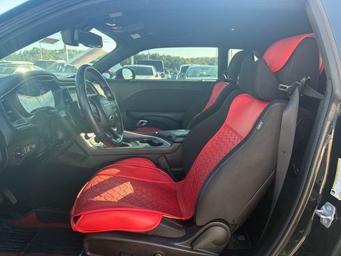 Used 2022 Dodge Challenger R/T RWD image 9