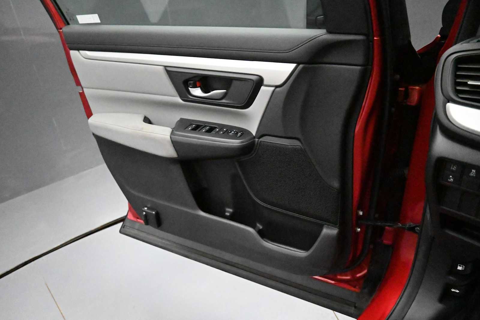 Used 2020 Honda CR-V LX image 9