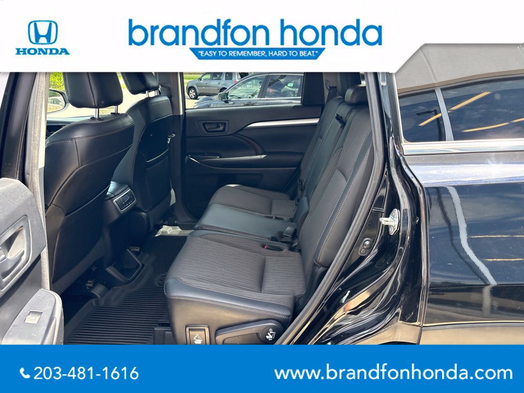 Used 2017 Toyota Highlander Plus AWD/4WD image 23