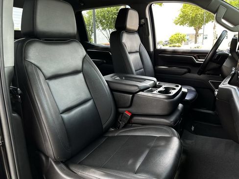 Used 2025 GMC Sierra 1500 SLT AWD/4WD image 29