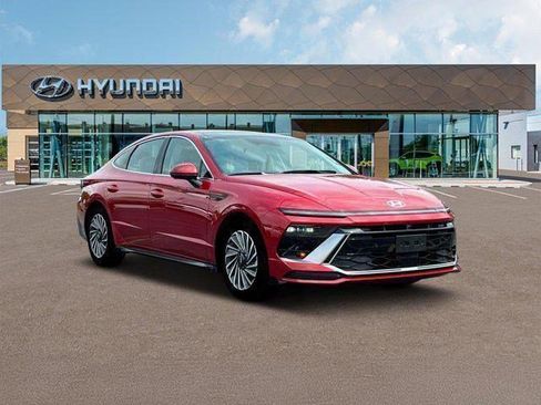 New 2025 Hyundai Sonata Limited image 11