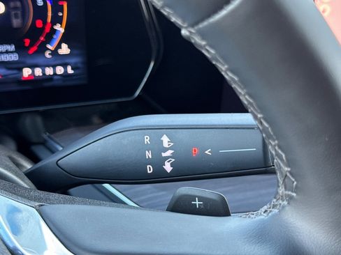 Used 2025 Chevrolet Suburban Premier image 35