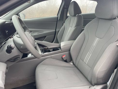 Used 2024 Hyundai Elantra Blue FWD image 11