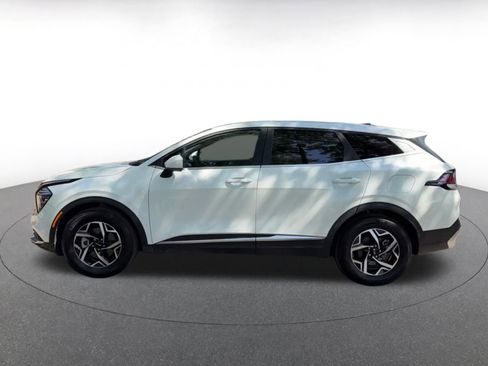 Used 2025 Kia Sportage LX FWD image 9