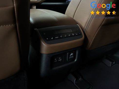 Used 2024 Nissan Pathfinder Platinum FWD image 21