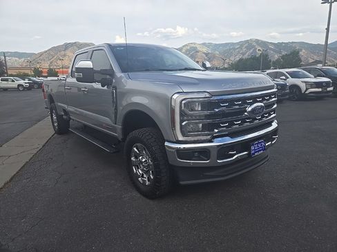 Used 2024 Ford F350 Lariat w/ Lariat Ultimate Package AWD/4WD image 3