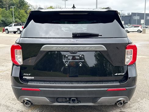 Used 2023 Ford Explorer XLT w/ Equipment Group 202A AWD/4WD image 7