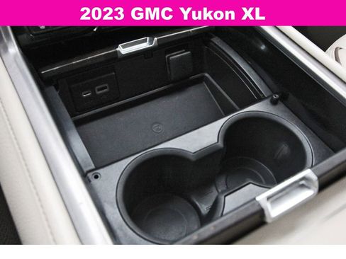 Used 2023 GMC Yukon XL Denali AWD/4WD image 29