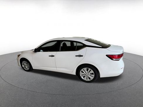 Used 2025 Nissan Sentra S image 10