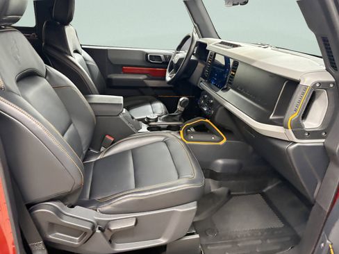 Used 2023 Ford Bronco Badlands image 24