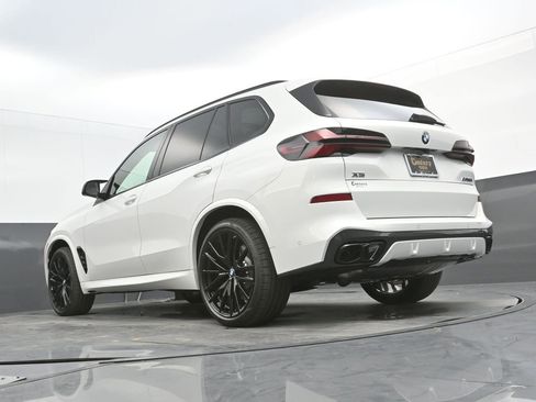 New 2026 BMW X5 M60i image 50