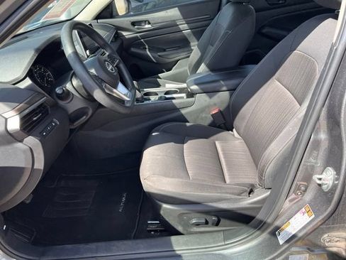 Used 2024 Nissan Altima 2.5 SV FWD image 8