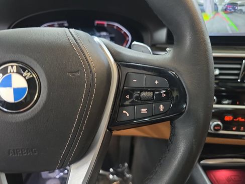 Used 2023 BMW 530i w/ Premium Package RWD image 21