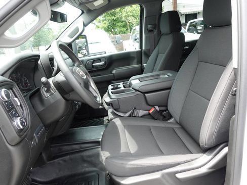 Used 2024 GMC Sierra 2500 Pro w/ Convenience Package image 16