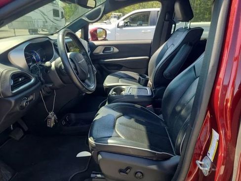 Used 2020 Chrysler Pacifica Limited w/ Advanced Safetytec Group image 5