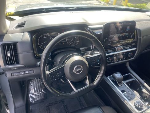 Certified 2024 Nissan Pathfinder SL AWD/4WD image 10
